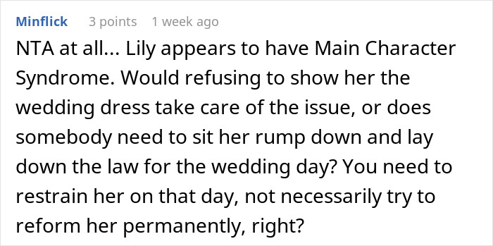 Screenshot of a Reddit comment discussing an attention-seeking mom dressing her 3-year-old daughter in the same dress as the bride.