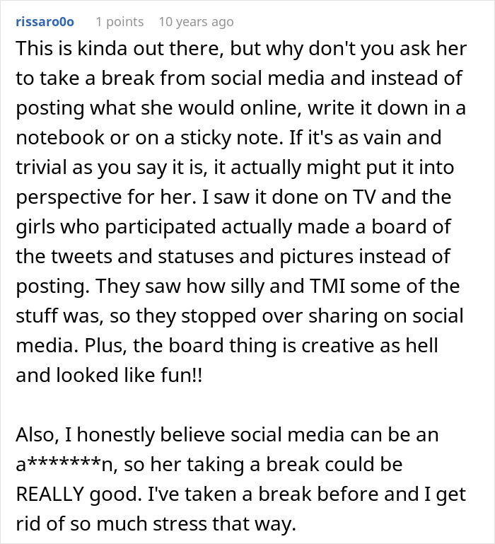 Woman Posts Absolutely Everything Online, Her Boyfriend Hates It: "Social Media Attention Seeker"