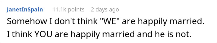 Comment on Reddit discussing a married man texting a woman he loved 15 years ago while telling his wife not to freak out.