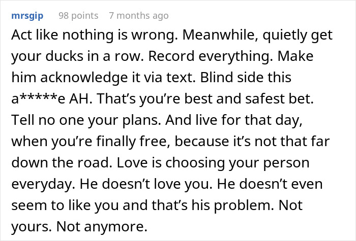 Alt text: Comment sharing advice on woman&rsquo;s struggles with husband repeatedly leaving and coming back, offering a reality check.