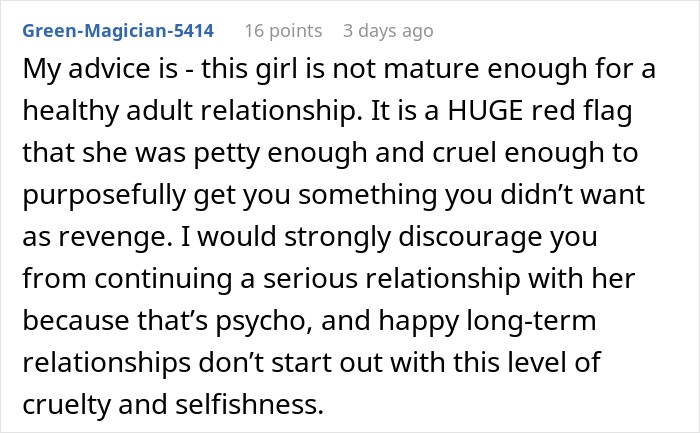 Text post from user Green-Magician-5414 sharing advice about a woman upsetting her boyfriend with a gift as expected.