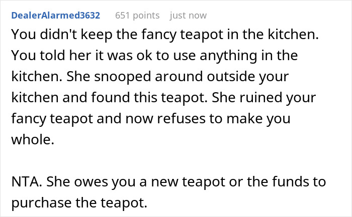 Comment about house-sitting friend ruining expensive Yixing teapot and refusing to replace it in a text post. Comment about house-sitting friend ruining expensive Yixing teapot and refusing to replace it in a text post.