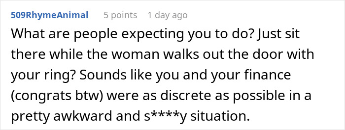 Screenshot of a Reddit comment discussing a guy's planned proposal going awry when his ring ends up in another woman's dessert.