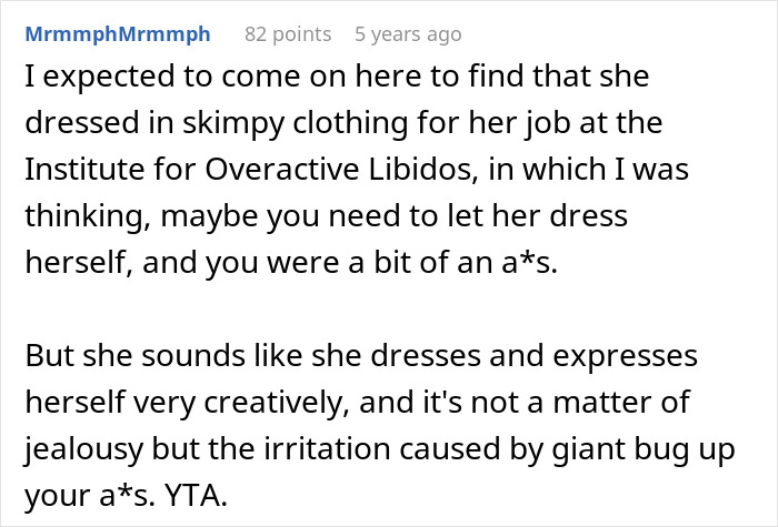 Reddit comment discussing a man wanting his girlfriend to stop dressing like Ms. Frizzle and the backlash he received online.