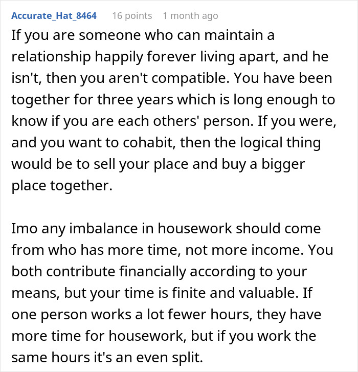 Comment discussing relationship cohabitation challenges and housework balance regarding living apart despite owning property.