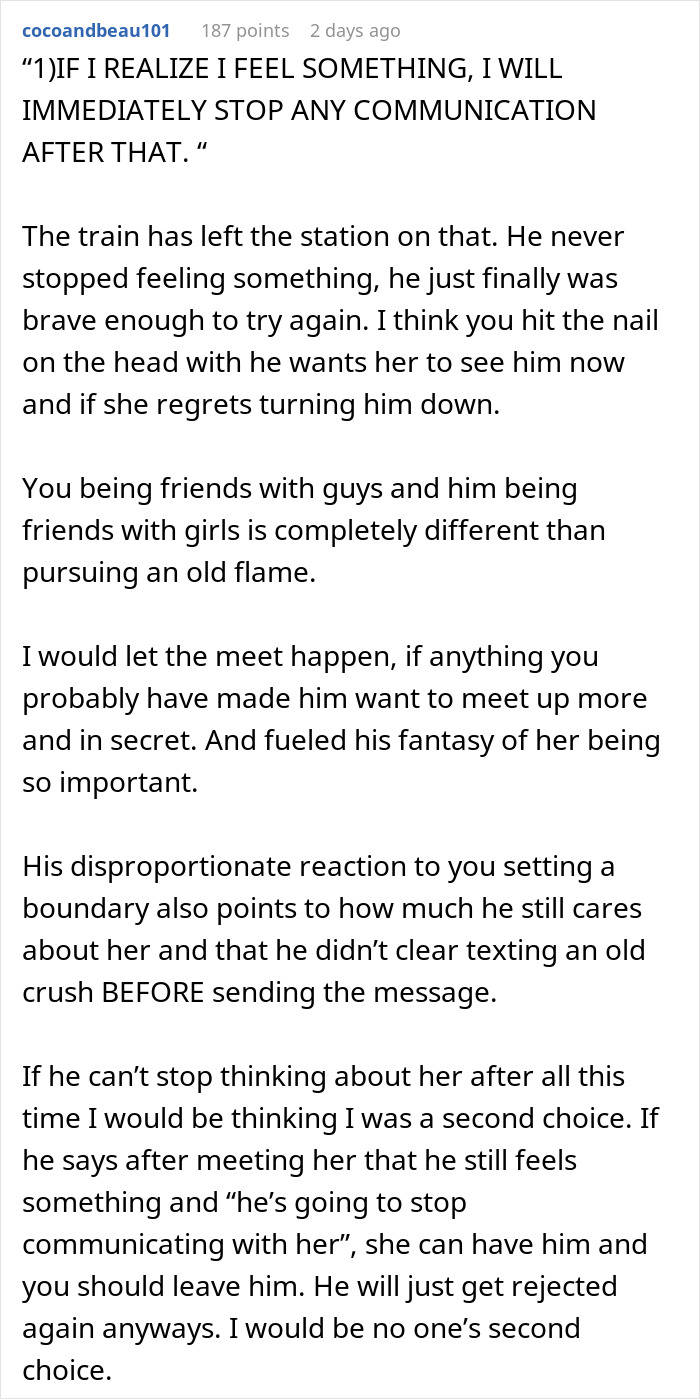 Screenshot of a Reddit comment analyzing a married man texting a woman he loved 15 years ago and relationship boundaries.
