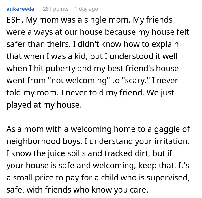 Comment discussing a mom avoiding playdates due to messiness while expecting neighbor&rsquo;s door to remain open.