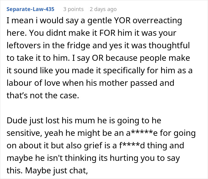 Text post discussing a woman bringing leftovers to support her grieving boyfriend and facing criticism over inedible food.