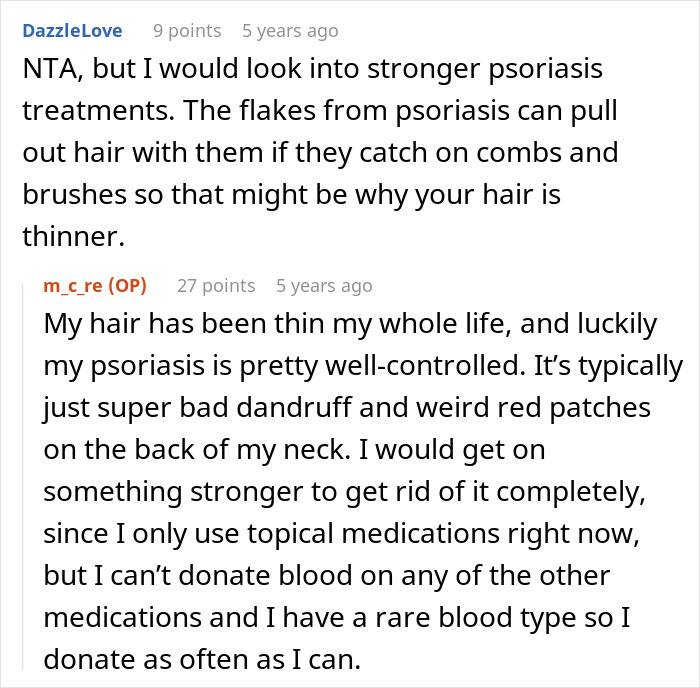 Text messages discussing hair thinning related to psoriasis and difficulties with hair donation for a sister&rsquo;s wig.