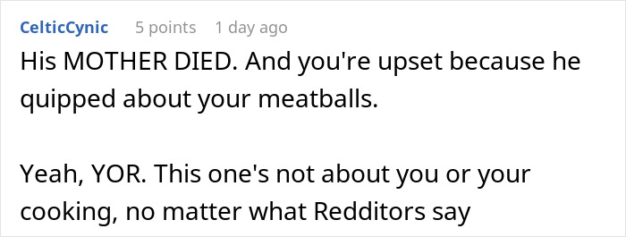 Reddit comment discussing woman bringing leftovers to support boyfriend in mourning and criticism over food quality.