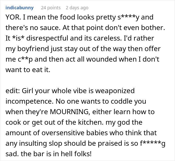Reddit comment criticizing woman&rsquo;s leftovers as inedible while supporting boyfriend in mourning.