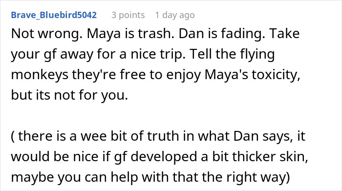 Screenshot of a forum comment discussing a guy's girlfriend being bullied by his best friend's girlfriend.