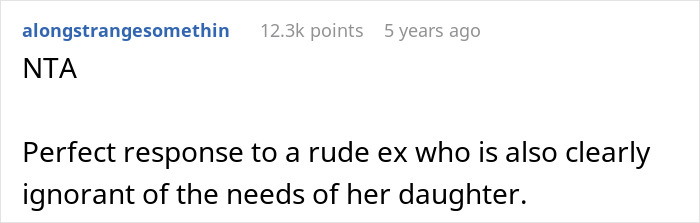 Screenshot of a Reddit comment discussing a fat phobic mom calling her 18-year-old daughter a whale for gaining weight.