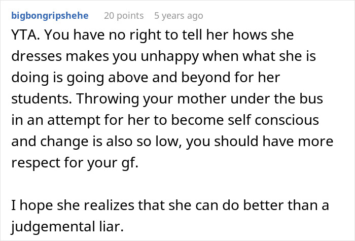 Reddit comment criticizing man for judging girlfriend's Ms. Frizzle-inspired dressing and lacking respect for her choices.