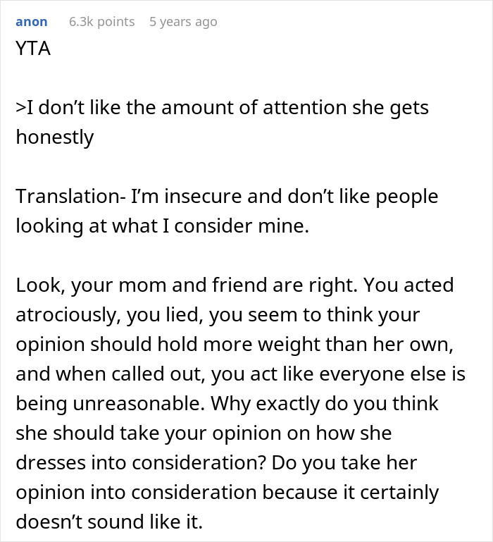Reddit comment explaining insecurity and criticism after man wants girlfriend to stop dressing like Ms. Frizzle online backlash.