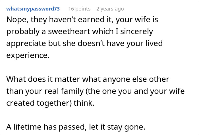 Text conversation about a woman wanting to reconcile with her son she kicked out 32 years ago and him figuring out why.