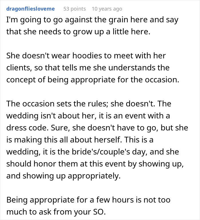 Reddit comment discussing a guy upset that his girlfriend refuses to wear dresses for a wedding event.