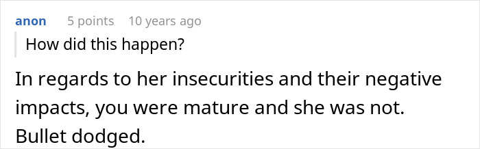 Woman Posts Absolutely Everything Online, Her Boyfriend Hates It: "Social Media Attention Seeker"