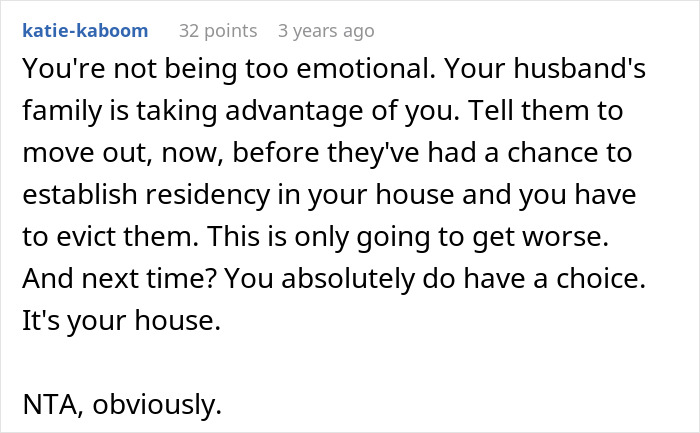 Screenshot of user advice on evicting late husband's brother and his kids, discussing family taking advantage of the woman&rsquo;s house.