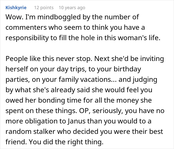 Woman Finds Biological Sister Wanting To Connect, Assumes She’s Invited To Her Wedding Woman Finds Biological Sister Wanting To Connect, Assumes She’s Invited To Her Wedding