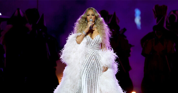 “Embarrasing”: Viewers React After Mariah Carey Performs Italian Song At Winter Olympics