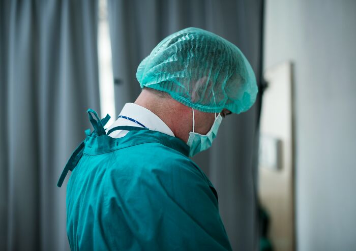 57 Hilarious Things People Said Under Anesthesia That Had Doctors Holding Back Laughter