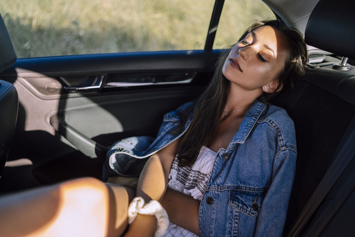 Woman's "Joke" Becomes Her Nightmare When Her BF Drives Off, Leaving Her Stranded With No Phone Woman's "Joke" Becomes Her Nightmare When Her BF Drives Off, Leaving Her Stranded With No Phone