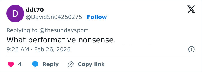 Screenshot of a Twitter reply commenting on micro-aggression claims by ex-Vogue editor in first class cabin incident.
