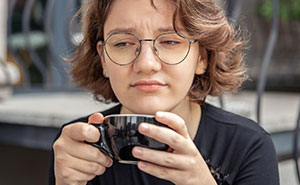 Friend Takes Yixing Teapot Without Permission, Ruins It And Then Gets Mad When Told To Pay For It