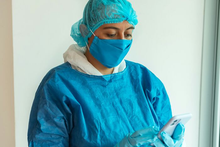 57 Hilarious Things People Said Under Anesthesia That Had Doctors Holding Back Laughter