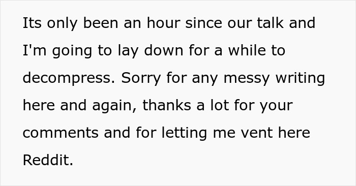 Text post expressing feelings of a woman upset her boyfriend likes her gift, as she expected him to dump her.