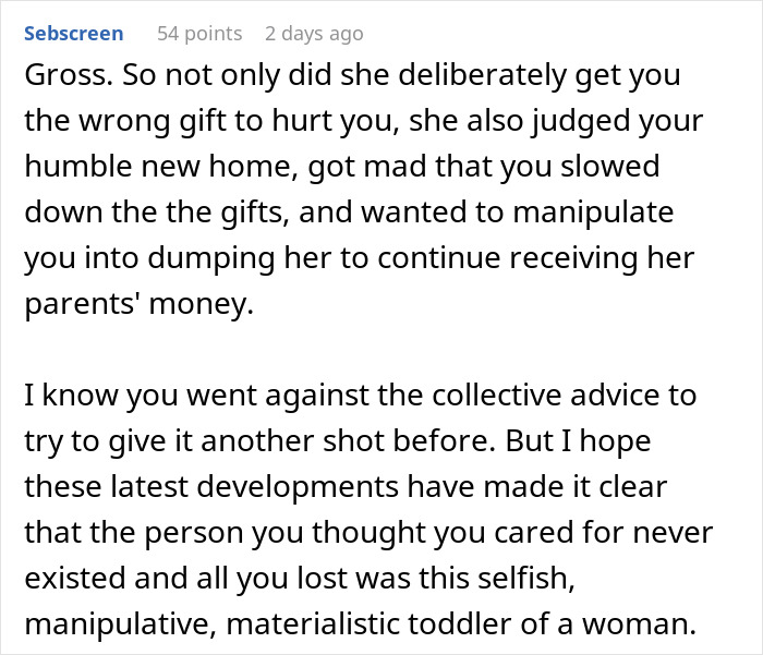 Text showing a comment criticizing a woman for manipulating her boyfriend with a hurtful gift and expecting a breakup.