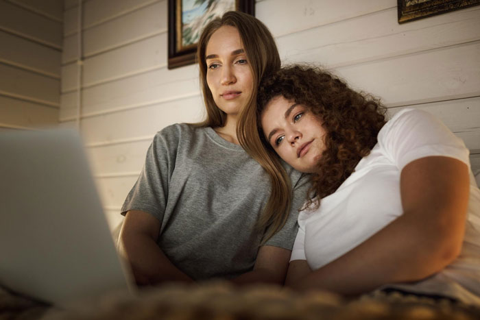 Mom Scolds 20YO For “Turning Off” Her Location, Daughter Just Snaps Over It Being Her Only Concern Mom Scolds 20YO For “Turning Off” Her Location, Daughter Just Snaps Over It Being Her Only Concern