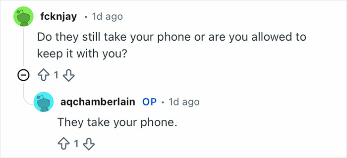 Reddit conversation showing a Grammy seatfiller discussing harsh event rules about phone confiscation.
