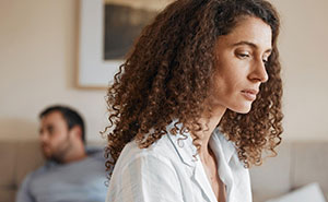 Wife Realizes She Won’t Receive The Comfort She Needs From Husband, Responds With Same Effort