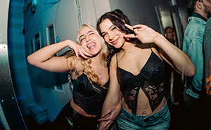 Woman Is Left Stunned After Her Husband And Her Own Sister Gang Up On Her “Fun” Best Friend