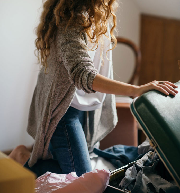 Husband Immediately Jumps To Divorce After Finding Wife&rsquo;s &ldquo;Go Bag&rdquo;, Gets A Reality Check Online