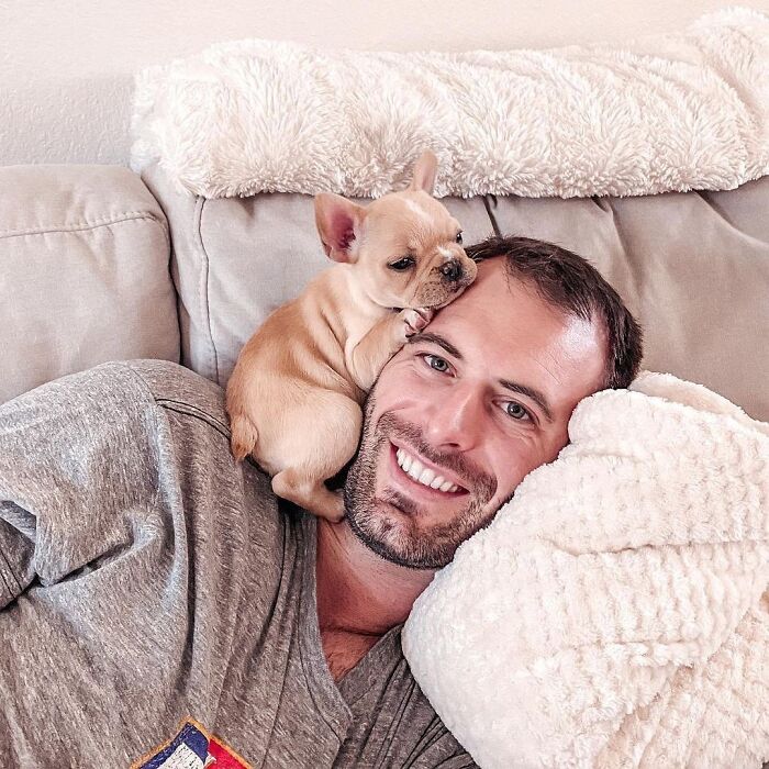 This Instagram Page Shows Heartwarming Photos Of Men And Their Dogs (50 Pics)