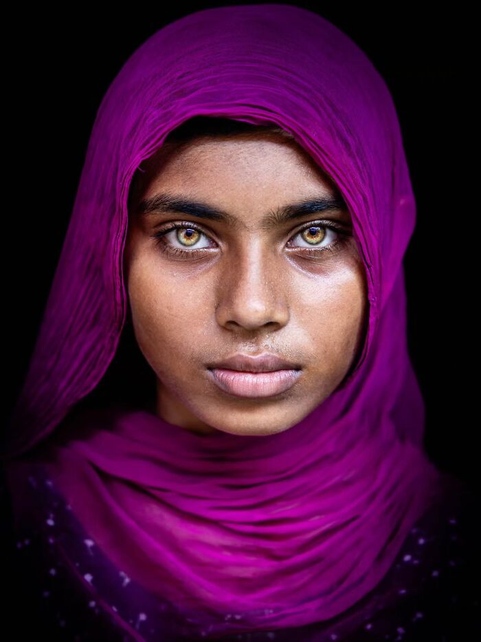 Photographer Mou Ayesha Captures The Striking Beauty Of Light-Eyed People In Bangladesh (22 Pics)