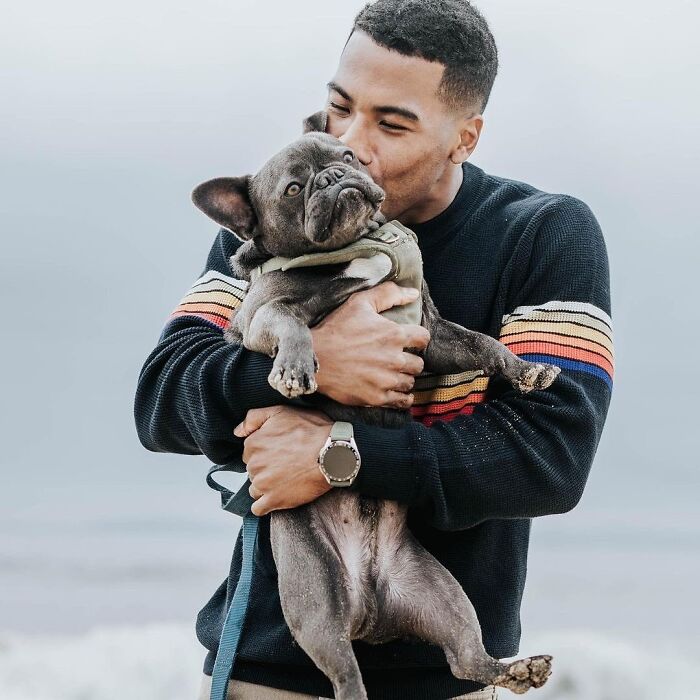 This Instagram Page Shows Heartwarming Photos Of Men And Their Dogs (50 Pics)