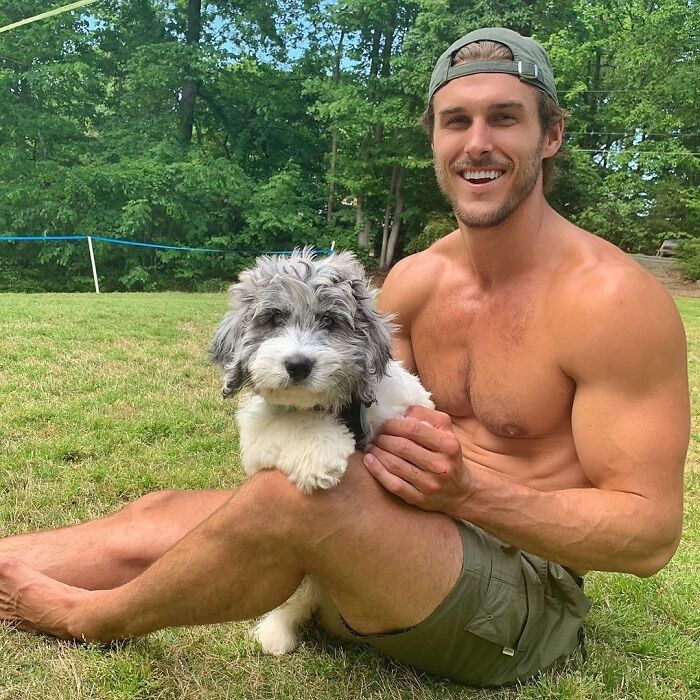 This Instagram Page Shows Heartwarming Photos Of Men And Their Dogs (50 Pics)