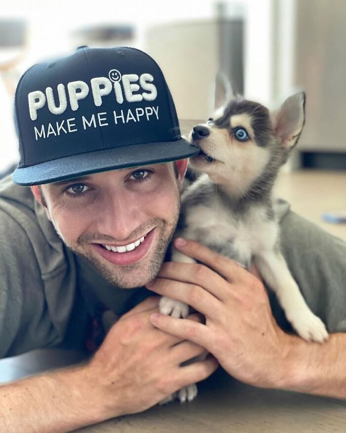 This Instagram Page Shows Heartwarming Photos Of Men And Their Dogs (50 Pics)