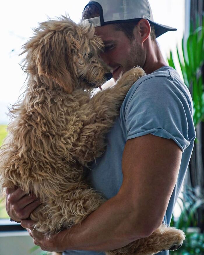 This Instagram Page Shows Heartwarming Photos Of Men And Their Dogs (50 Pics)