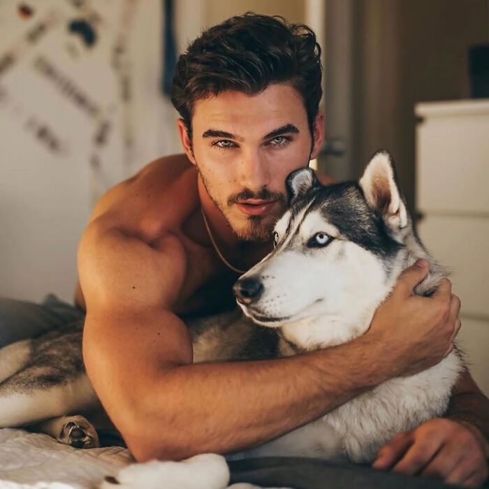 This Instagram Page Shows Heartwarming Photos Of Men And Their Dogs (50 Pics)