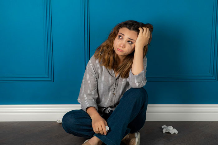 Evil Stepmom Ends Up Homeless After Trying To Evict Stepdaughter From Her Home As Sis Isn’t Having It Evil Stepmom Ends Up Homeless After Trying To Evict Stepdaughter From Her Home As Sis Isn’t Having It