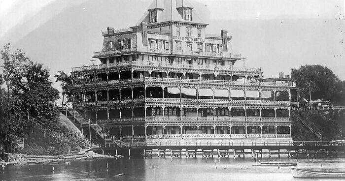 39 Interesting Buildings That Got Lost As The World Changed