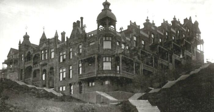 39 Interesting Buildings That Got Lost As The World Changed