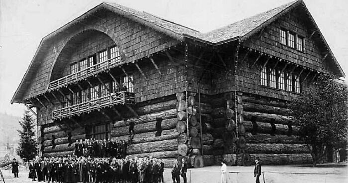 39 Interesting Buildings That Got Lost As The World Changed