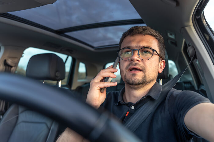 45 Times Neighbors Did Something So Strange It Had To Be Shared