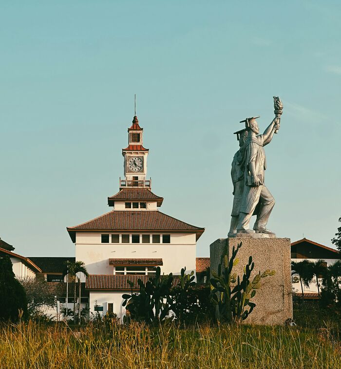 "Oh God, This Person's An Idiot": 80 Moments When People Realized A Person Was Dumb